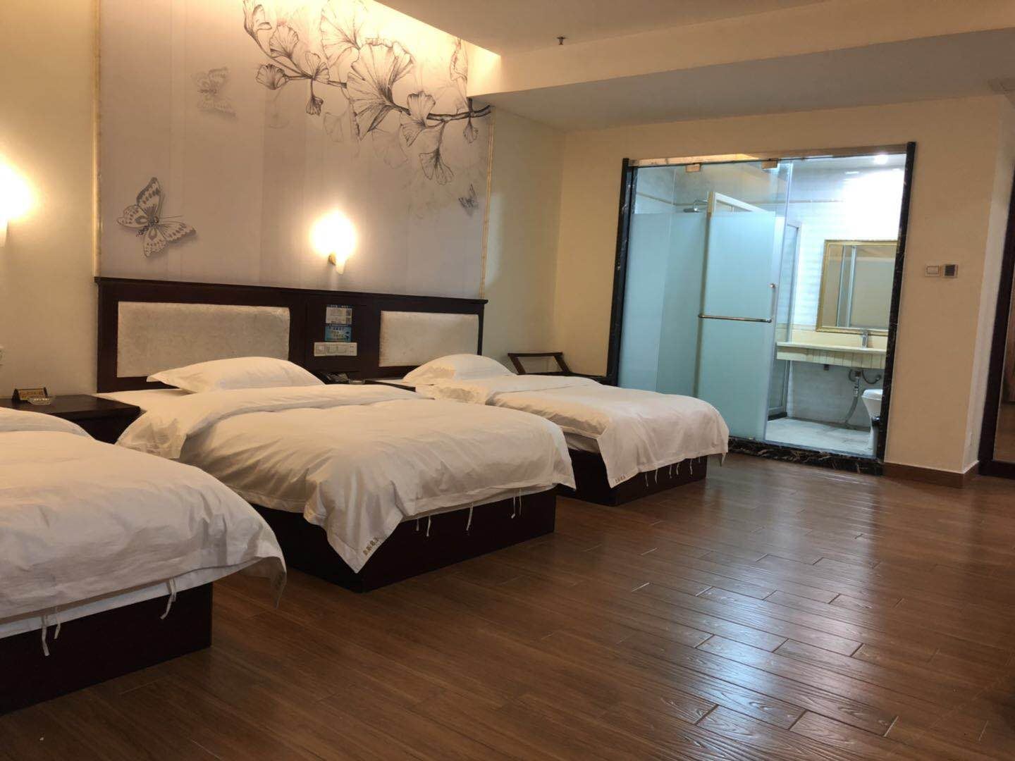 豪华三床房