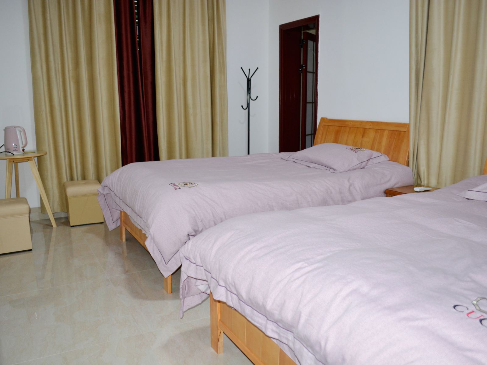 简洁舒适双床房