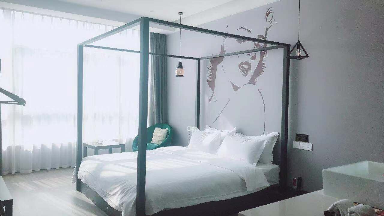 经典大床房