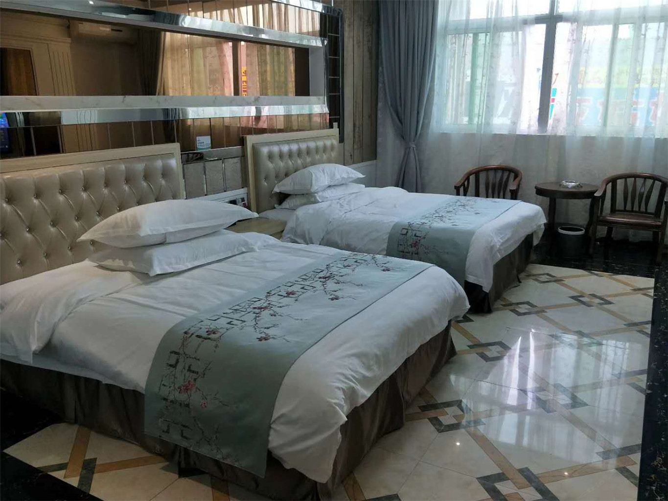 舒适双床房