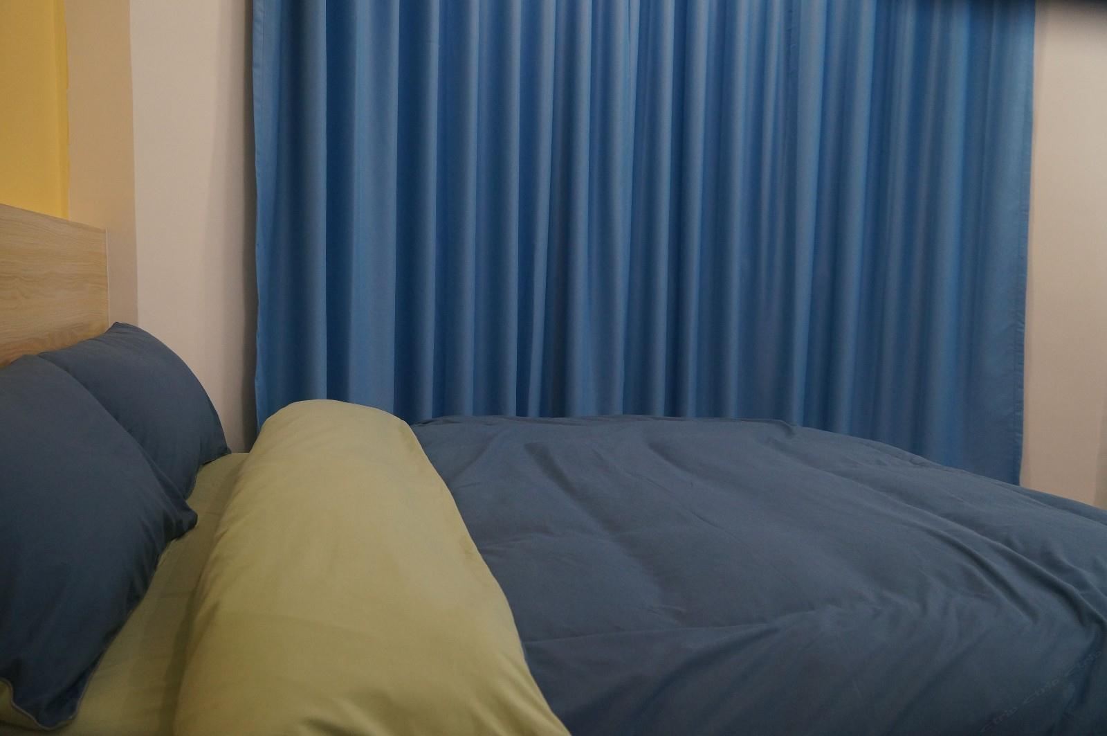 阳光豪华大床房