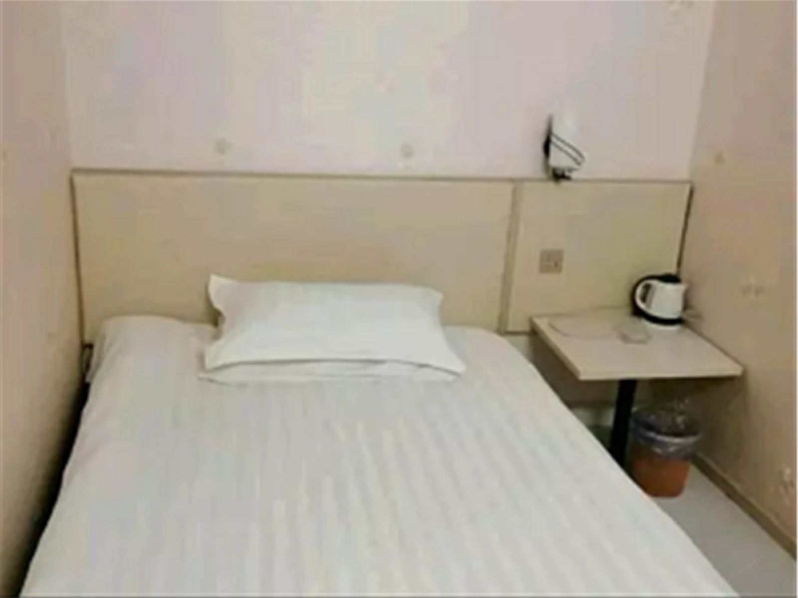 经济大床房