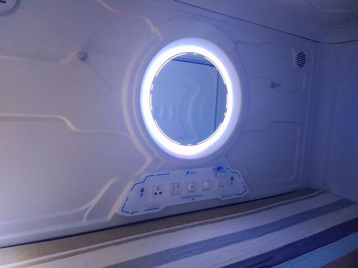 豪华太空舱(床位)(公共卫浴)