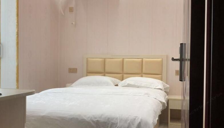 豪华大床客房