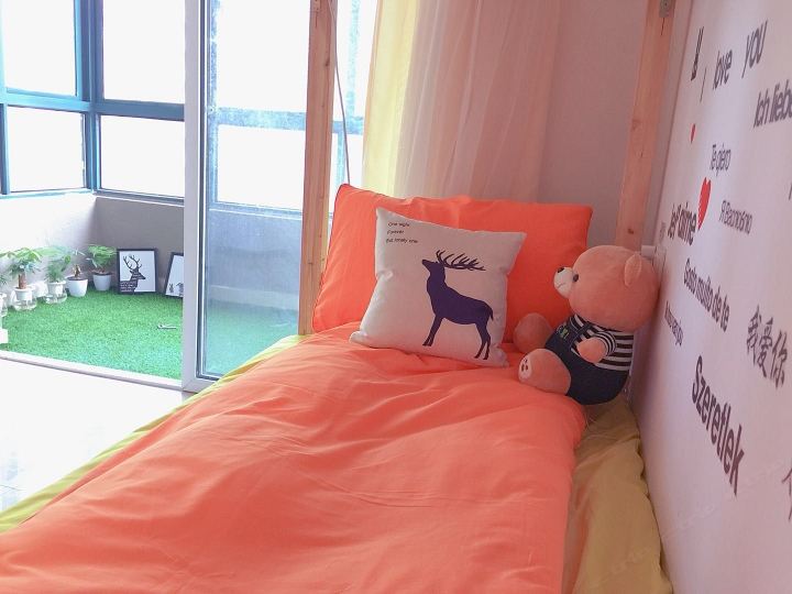 女生经济房床位
