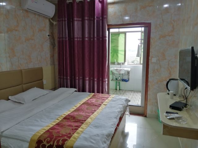 豪华大床房