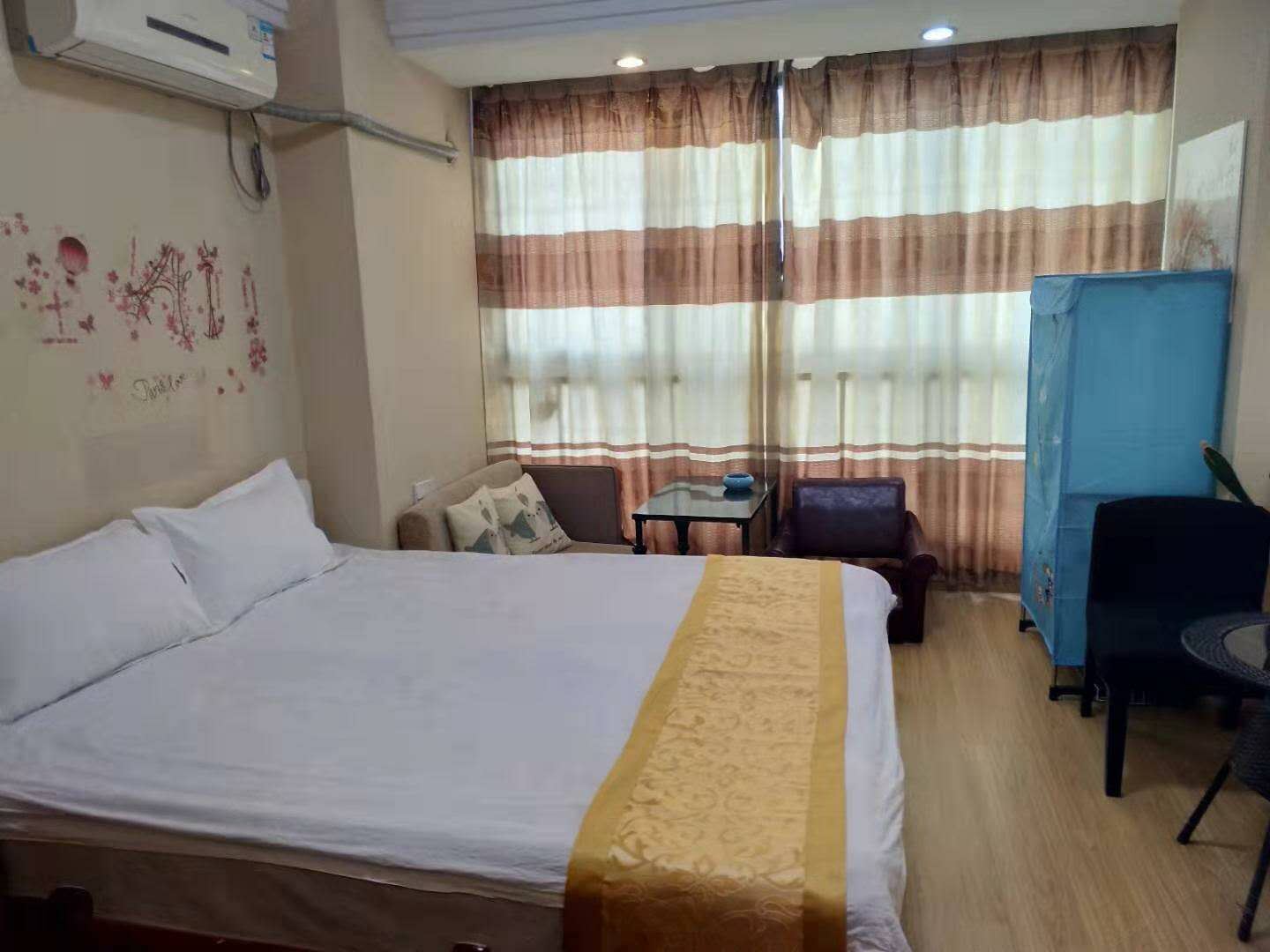 豪华大床房