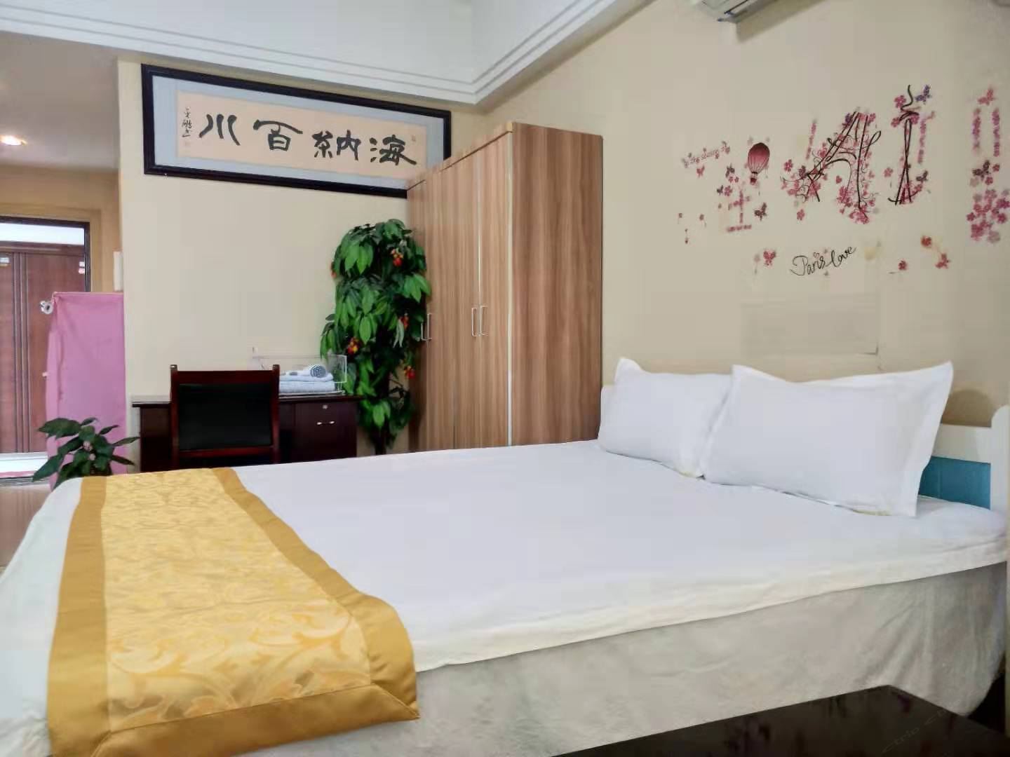 豪华大床房
