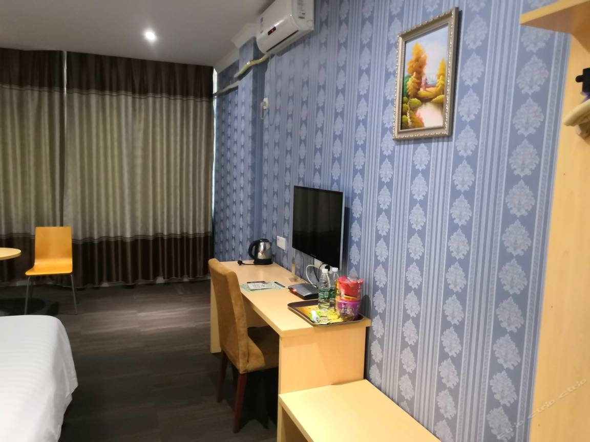 豪华大床房