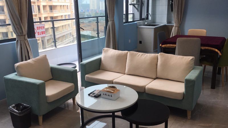 现代LOFT麻将大床房