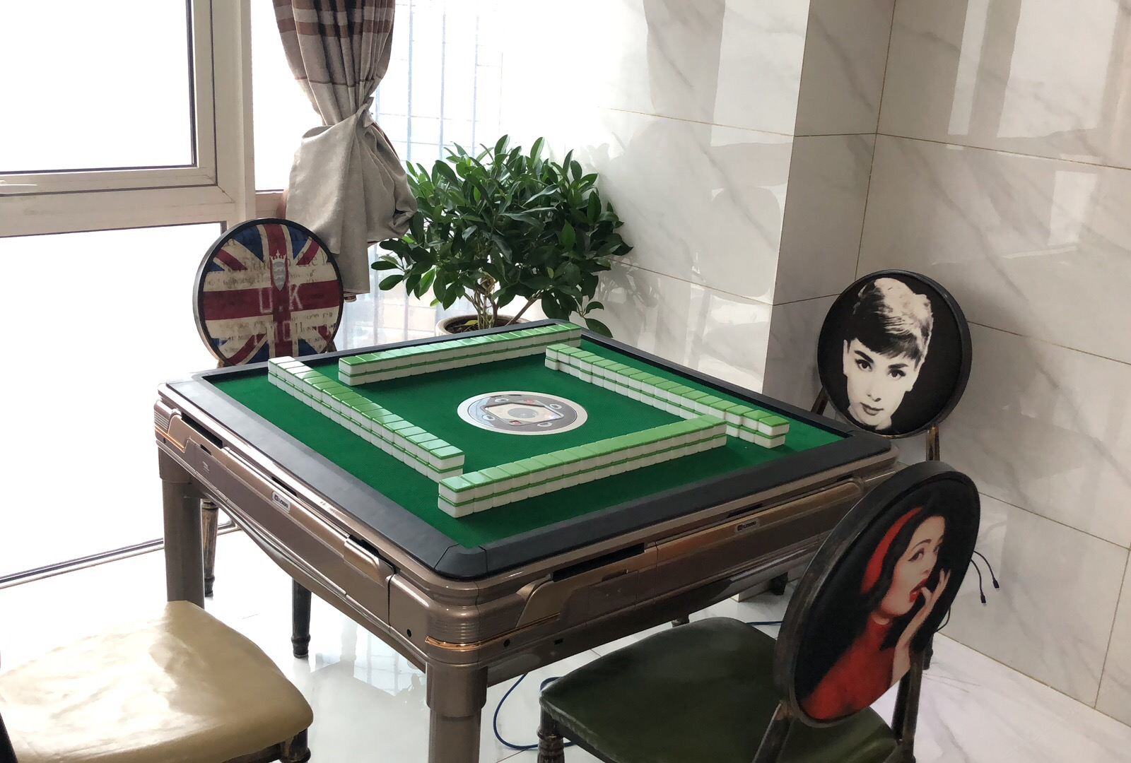 四人棋牌房