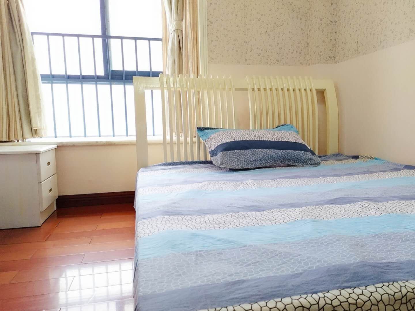 湖景单人间(公共卫浴)