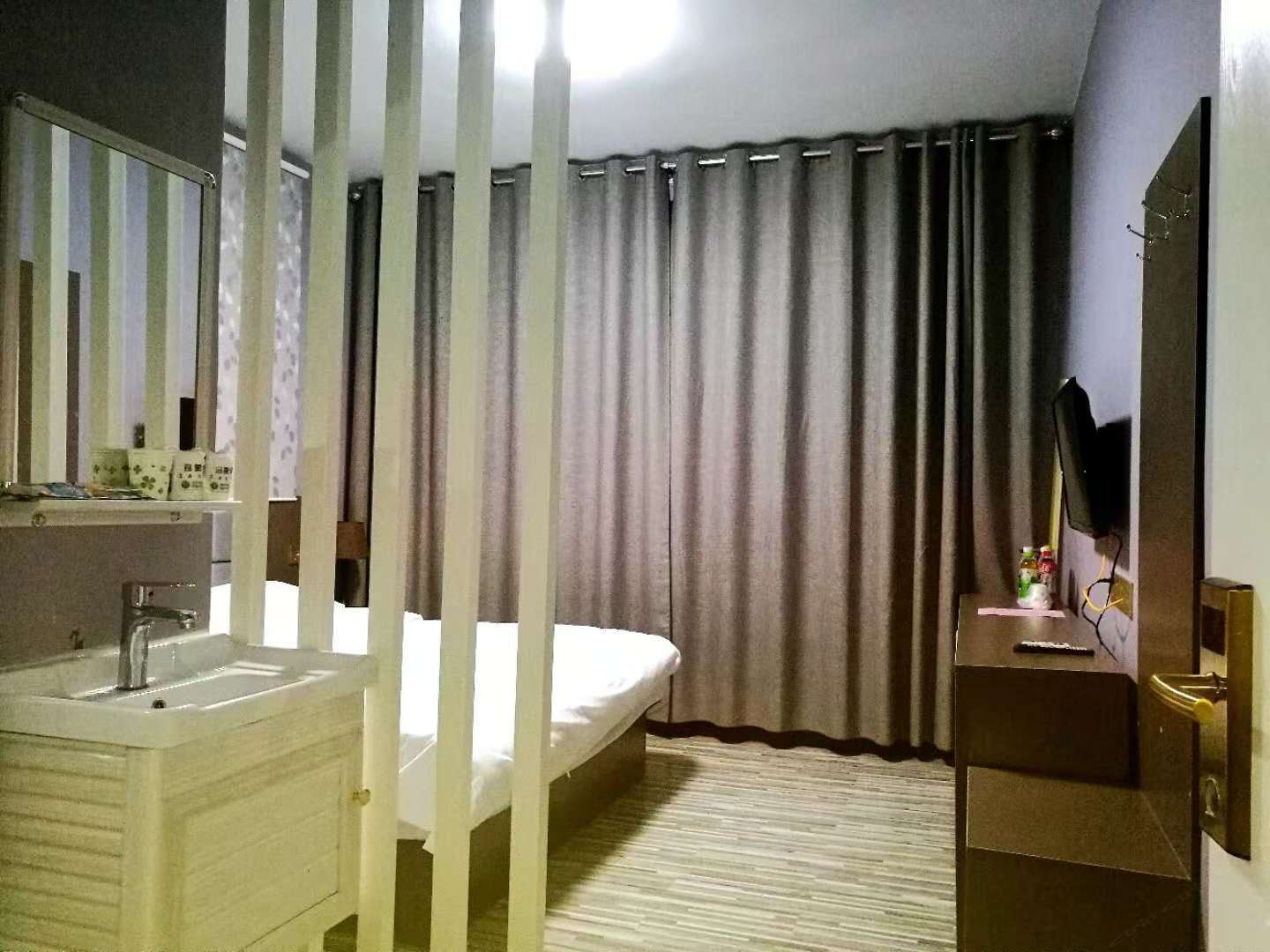 温馨舒适房