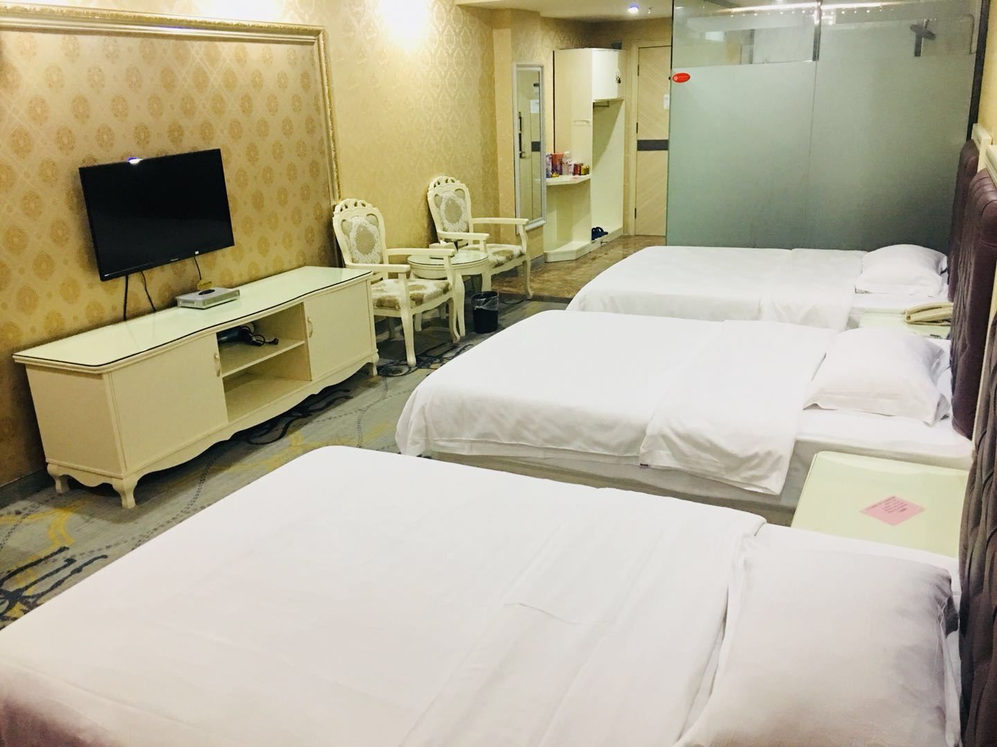 欧式豪华三人房