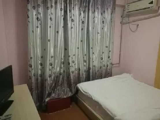 特价大床房(无窗)(公共卫浴)