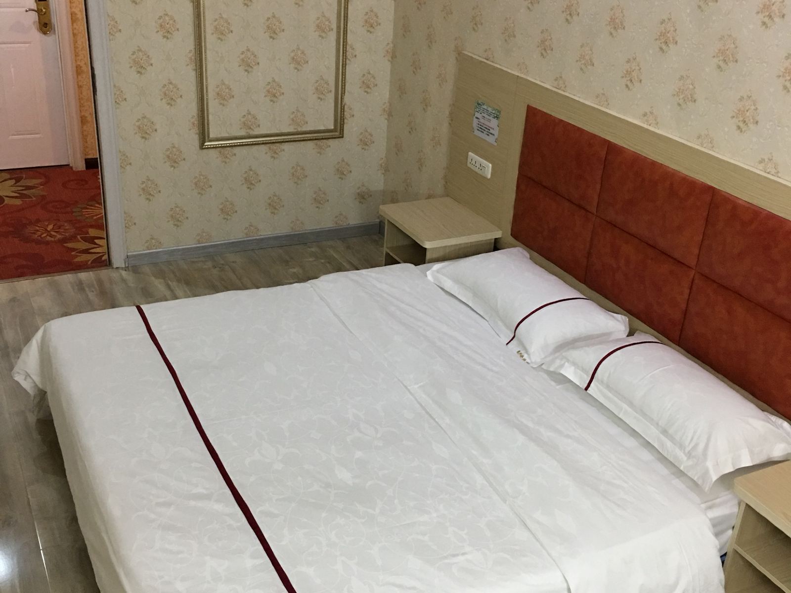 标准大床房
