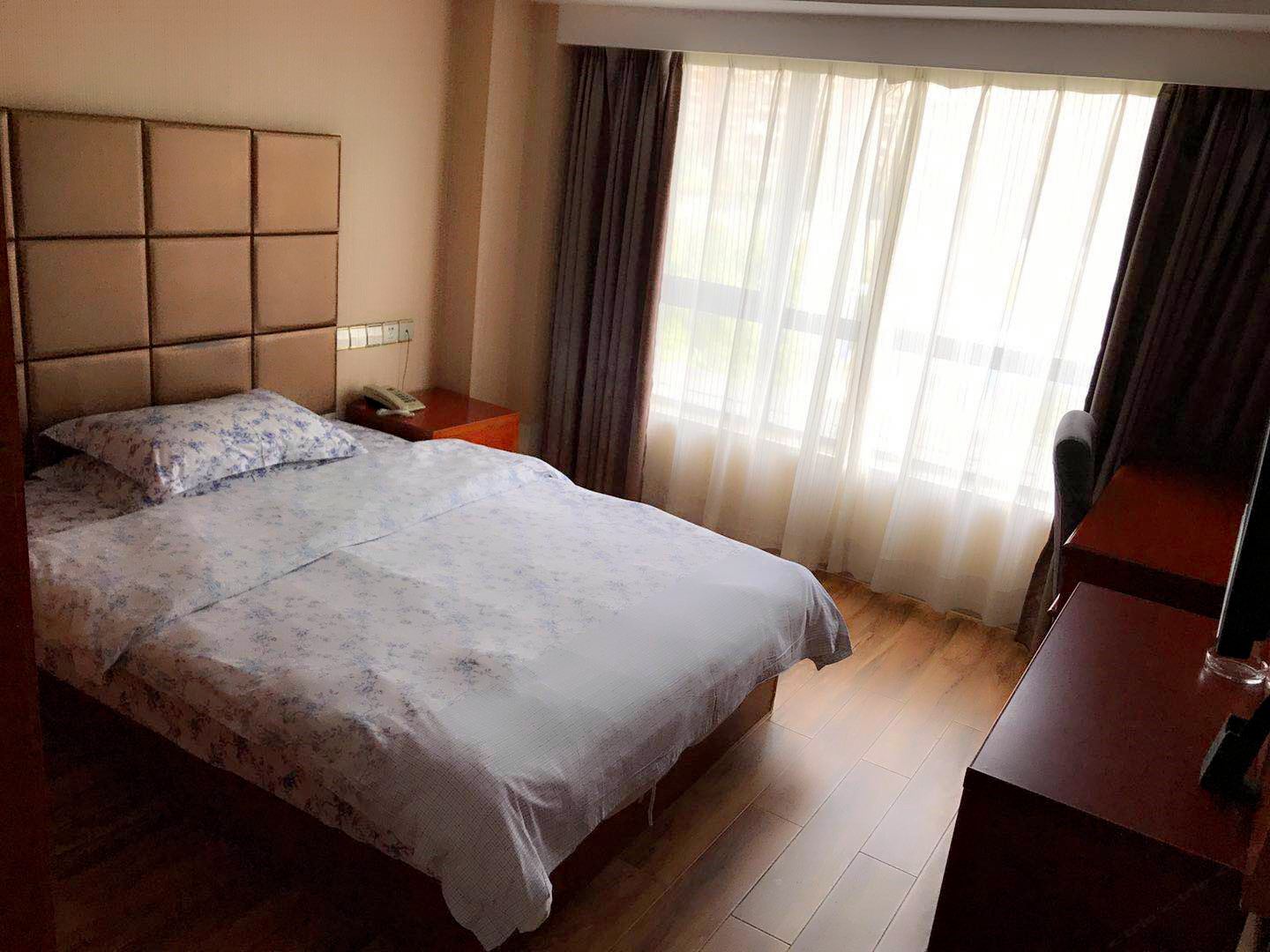 高级大床房