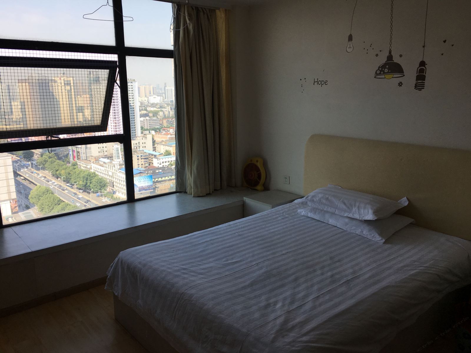 舒适大床房