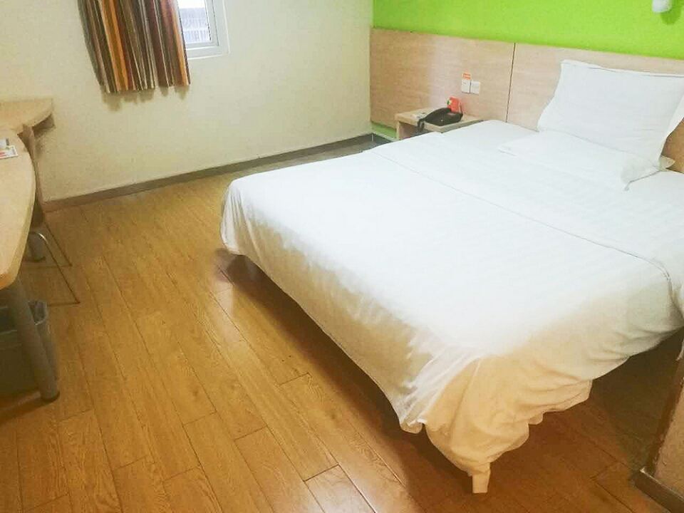 自主大床房