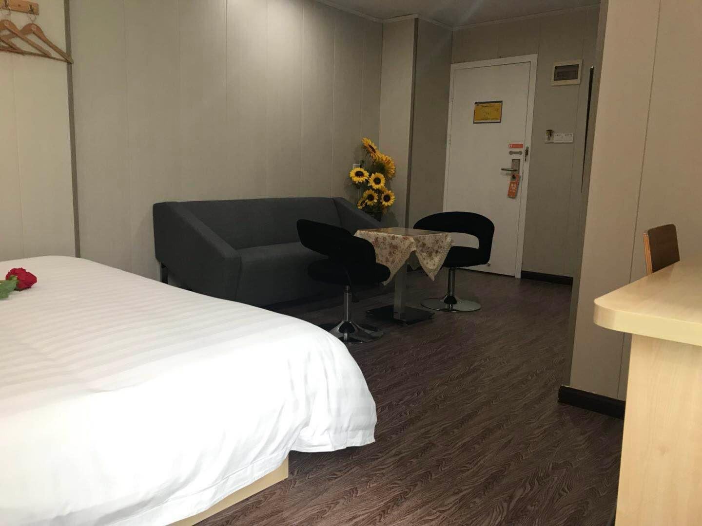 商务大床房