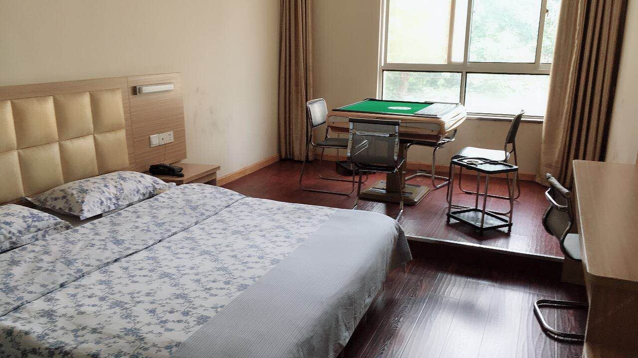棋牌大床房