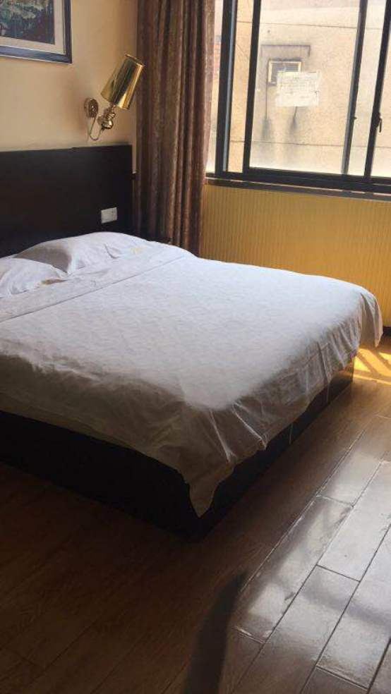 豪华大床房