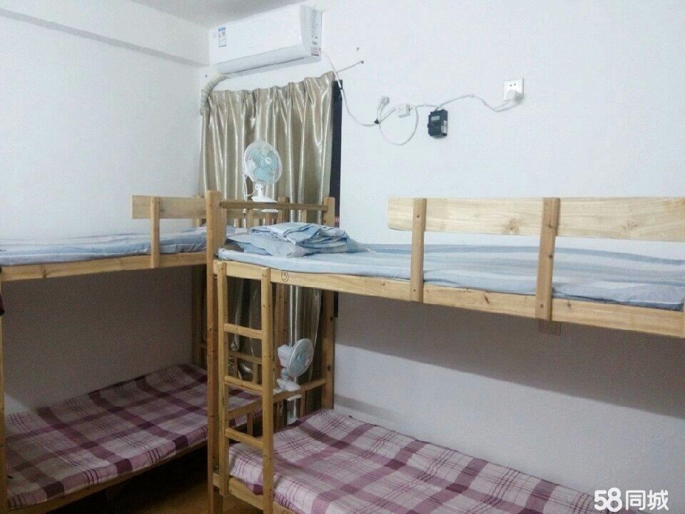 男生八人床位间(公卫)