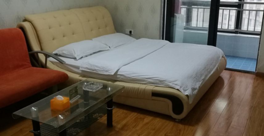 豪华园景大床房