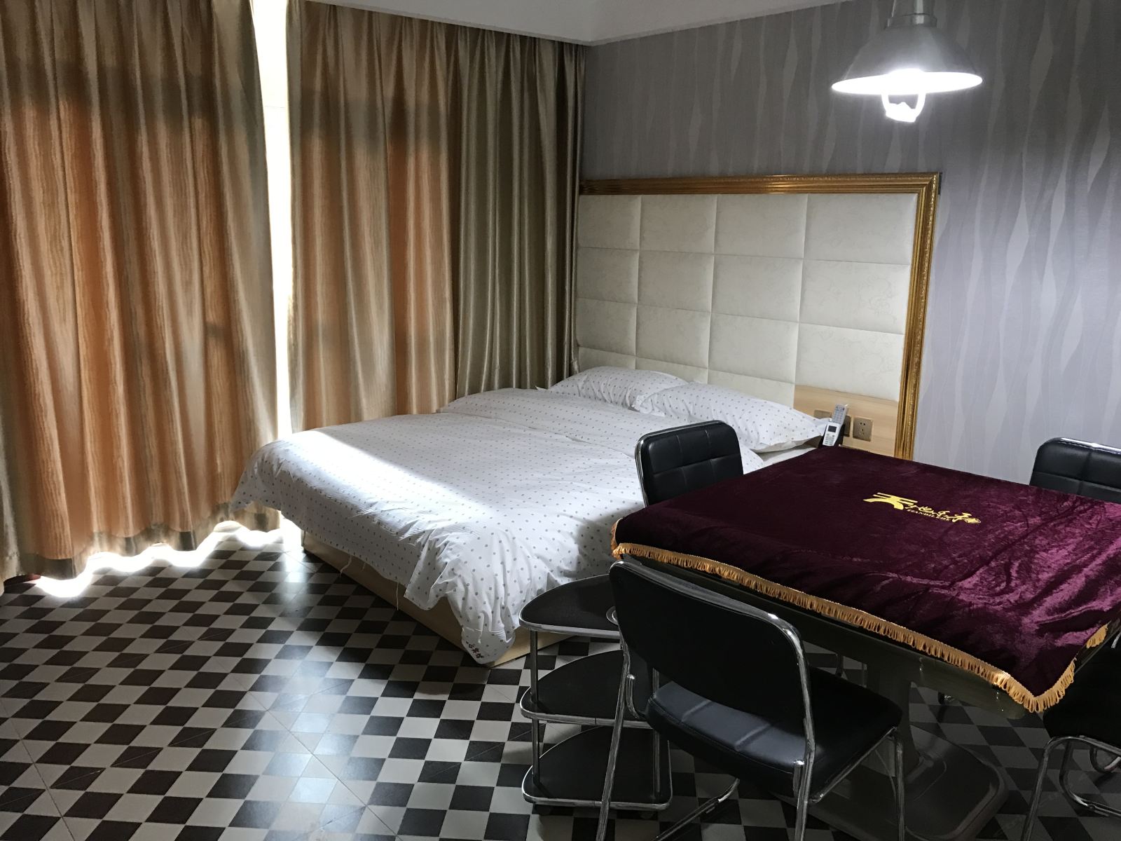 棋牌大床房