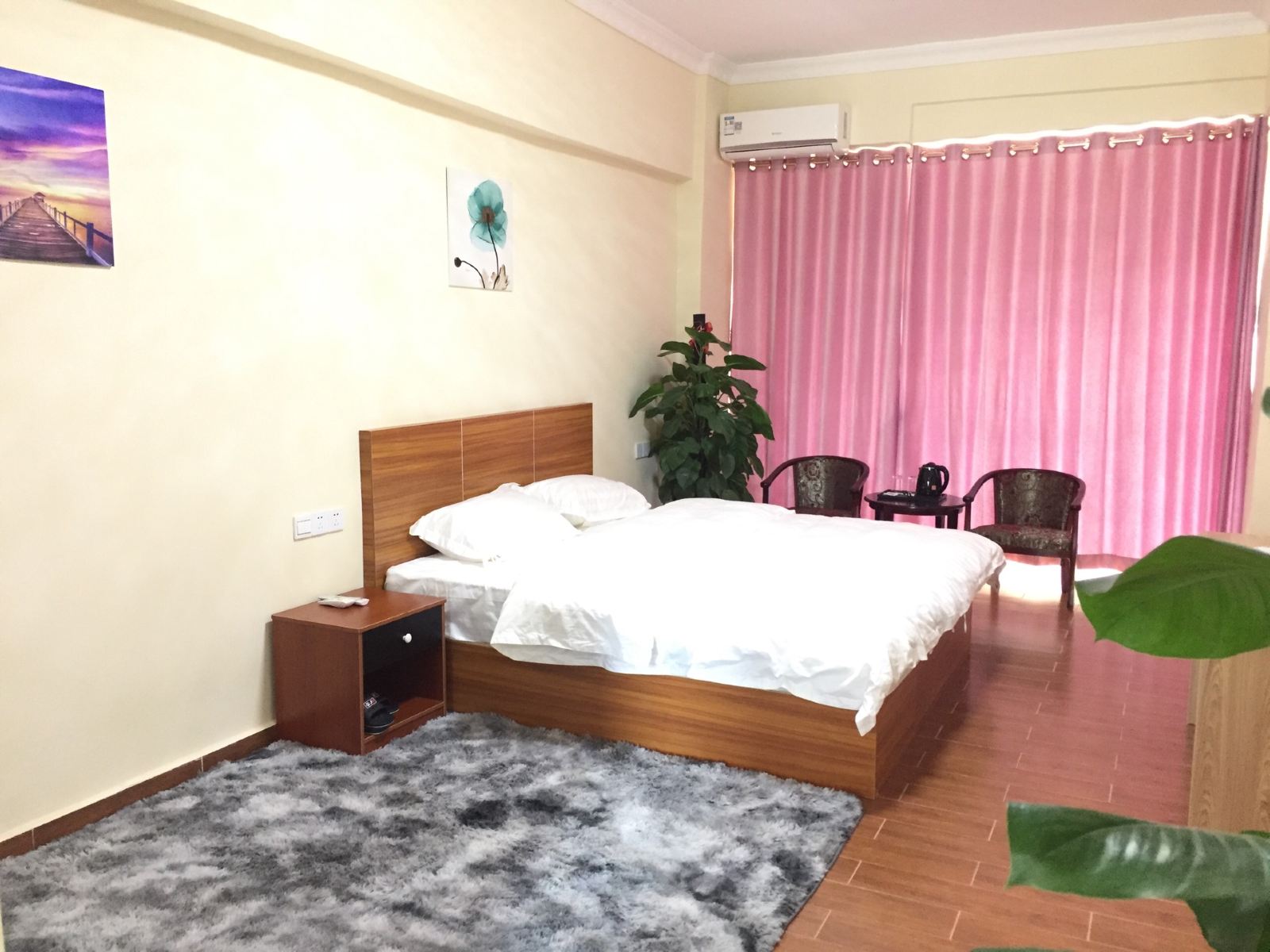 豪华标准大床房