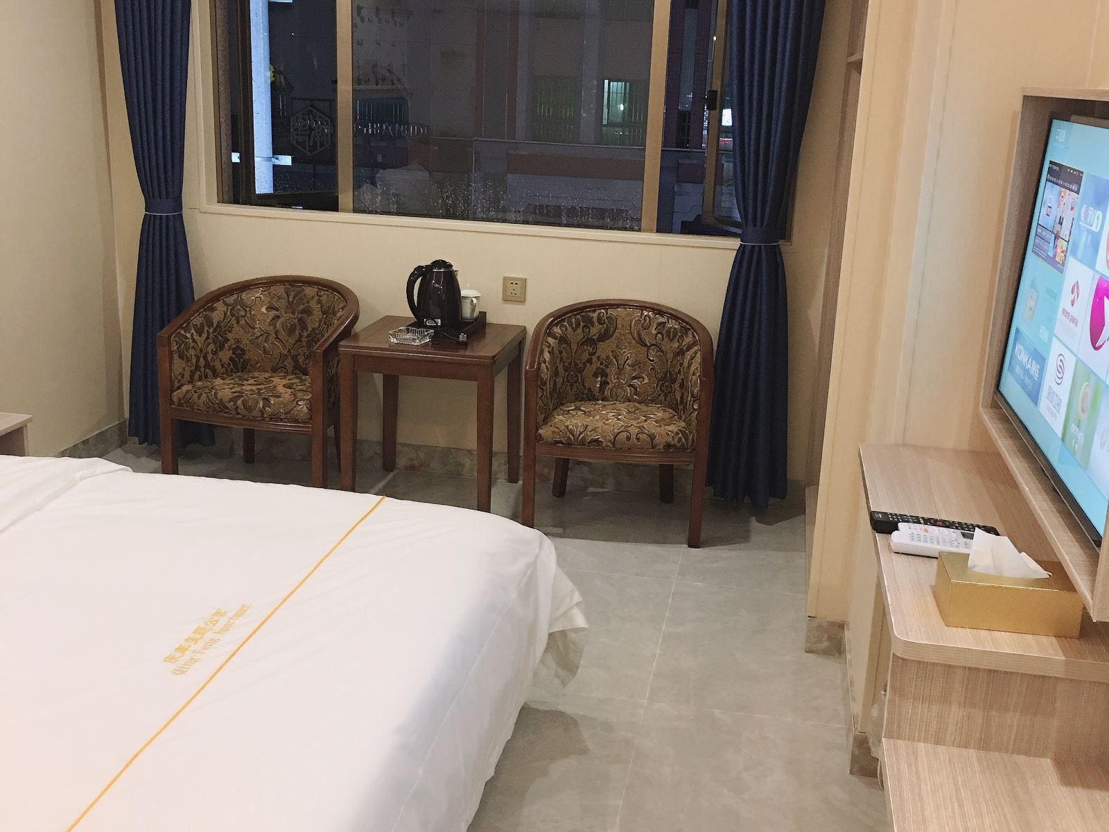豪华大床房