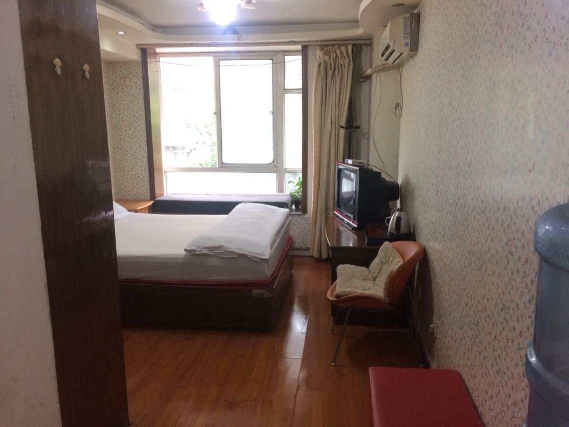 阳光大床房