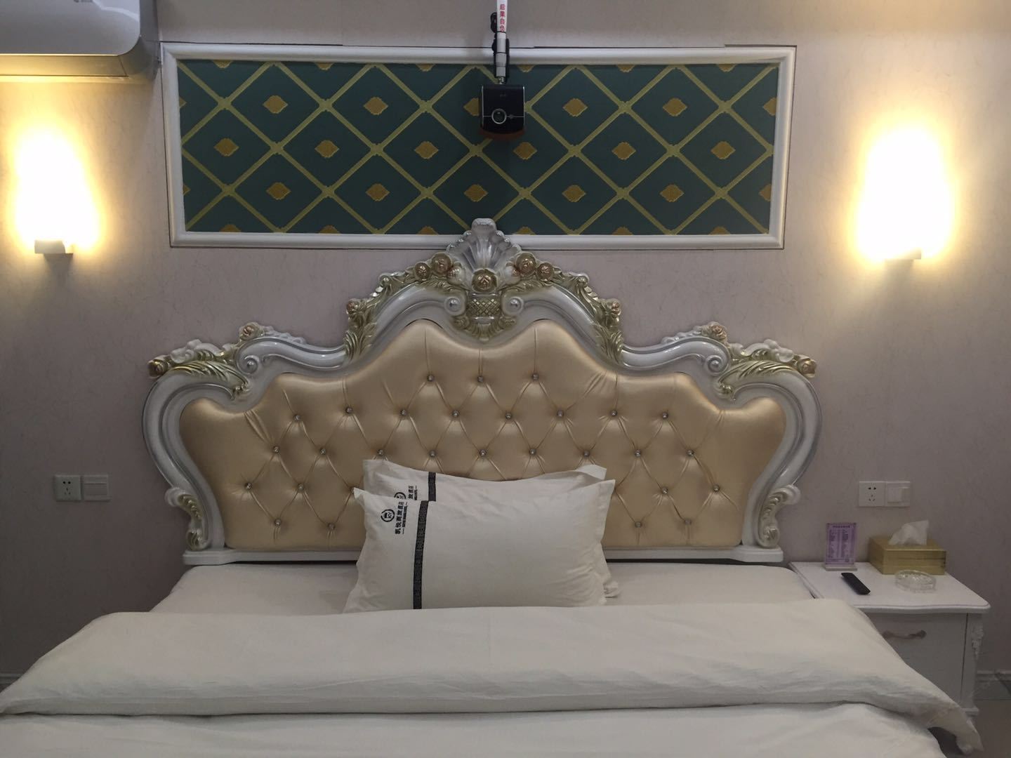 高清影院房