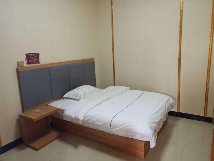 特价大床房（公共卫浴）