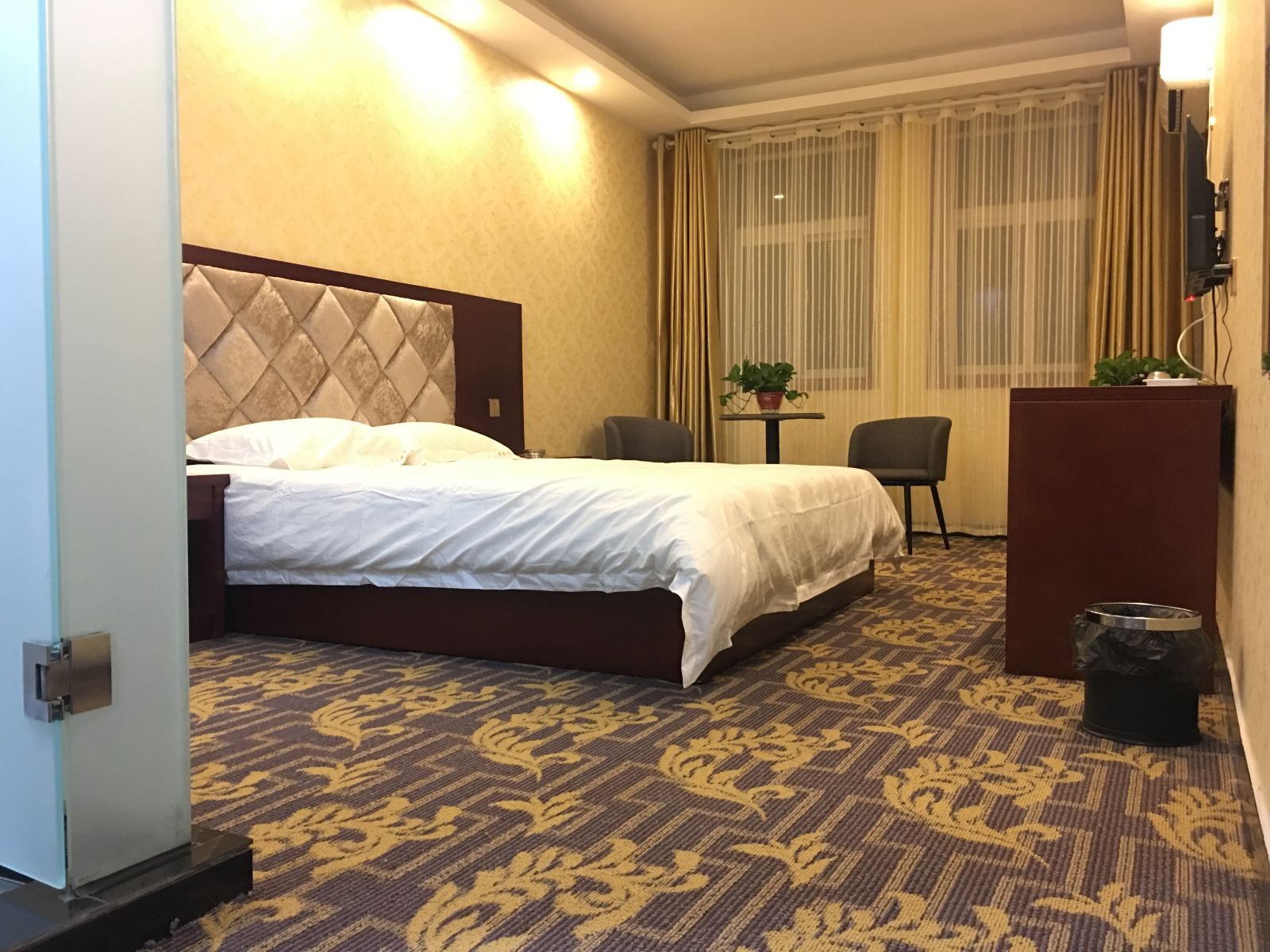 商务大床间
