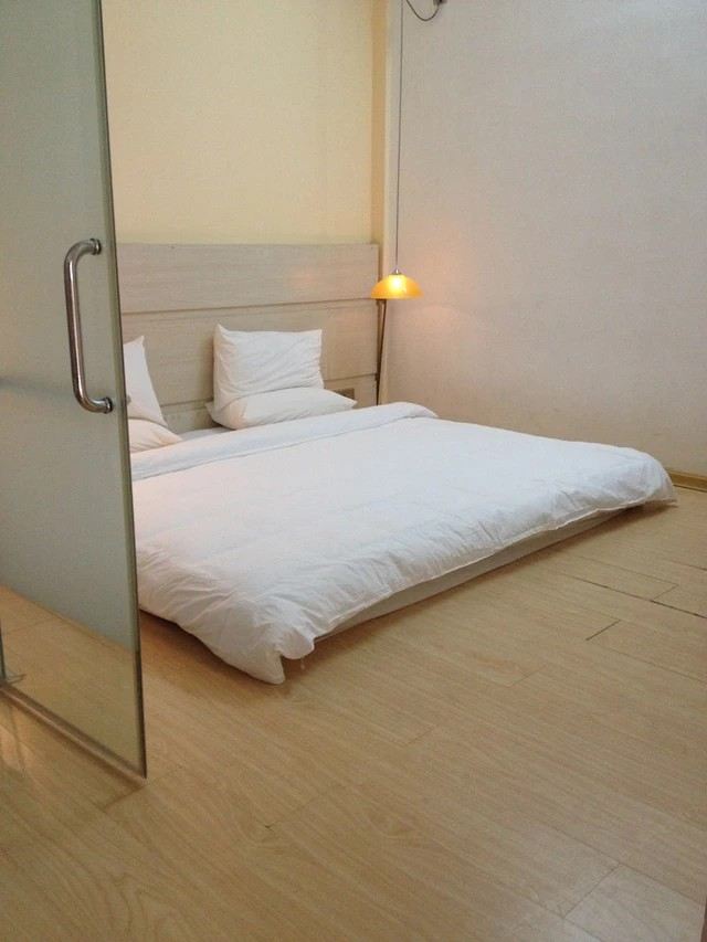 大床房(无窗)