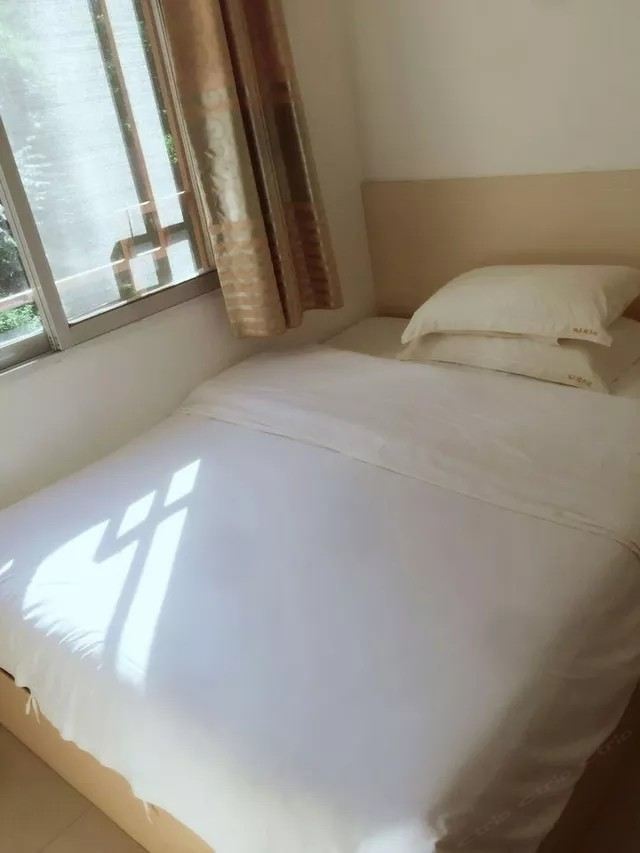 蜜月夫妻大床房