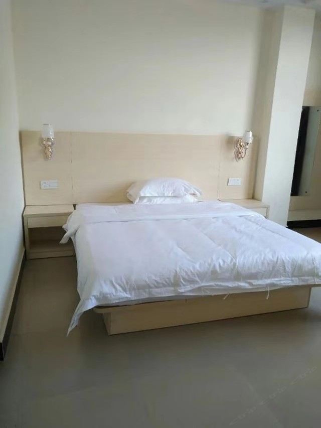特价大床房(无窗)