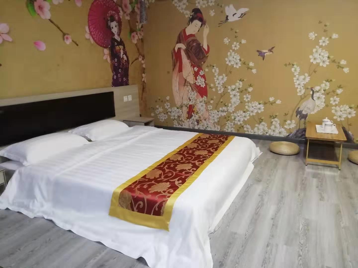 榻榻米房