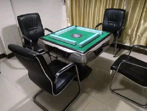 豪华麻将房