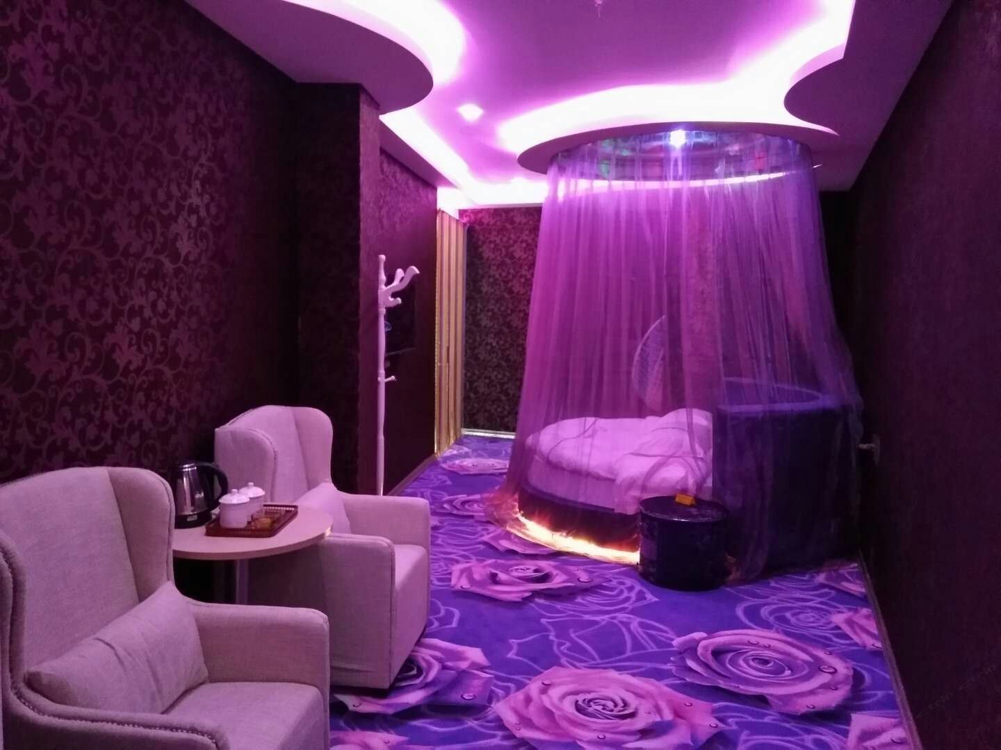 主题摇篮房