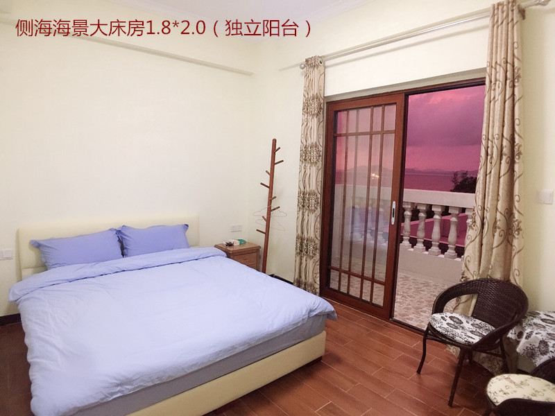侧海景家庭房