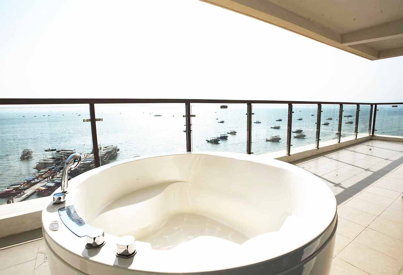 行政海景大床房
