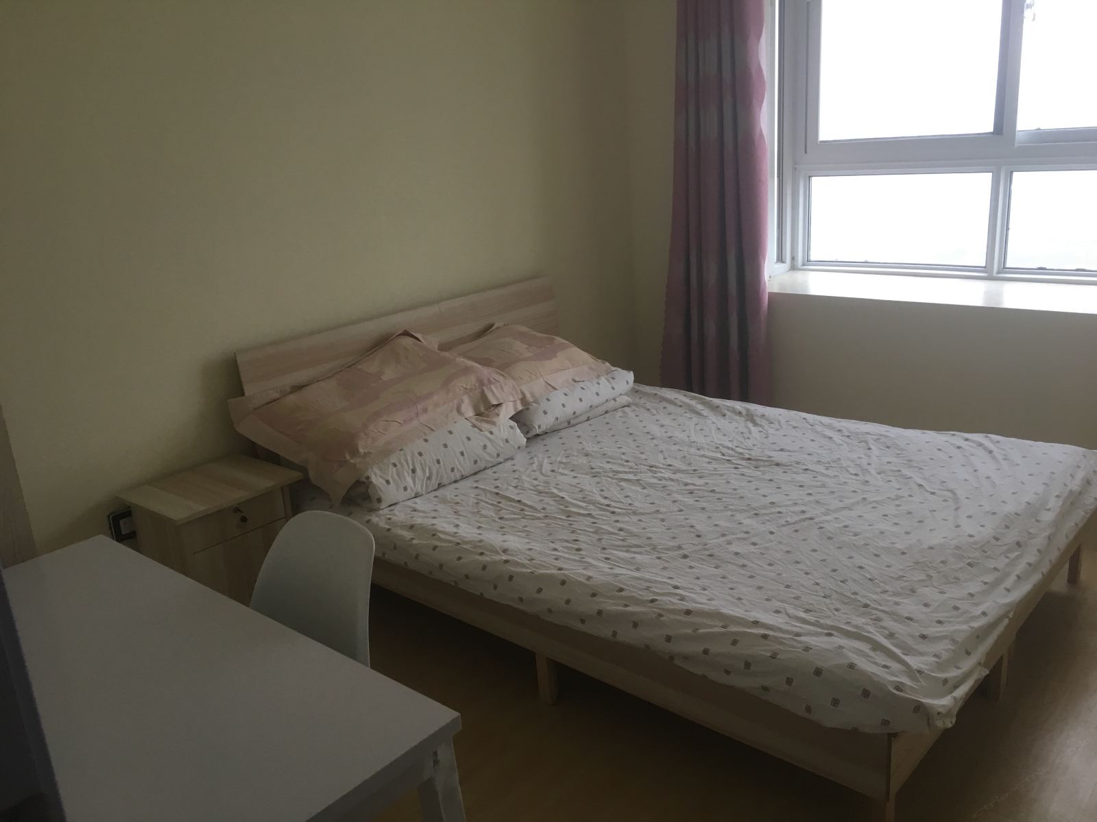 大床间(公共卫浴)