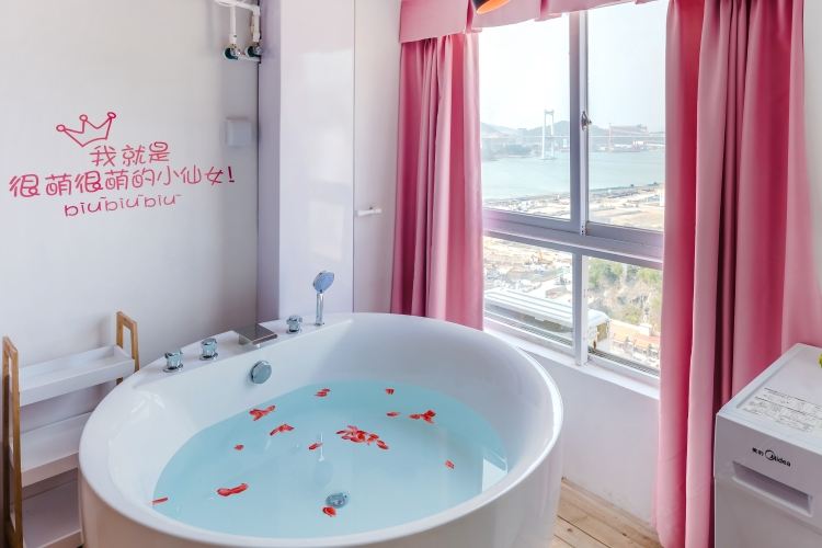 爱丽丝梦境投影海景房