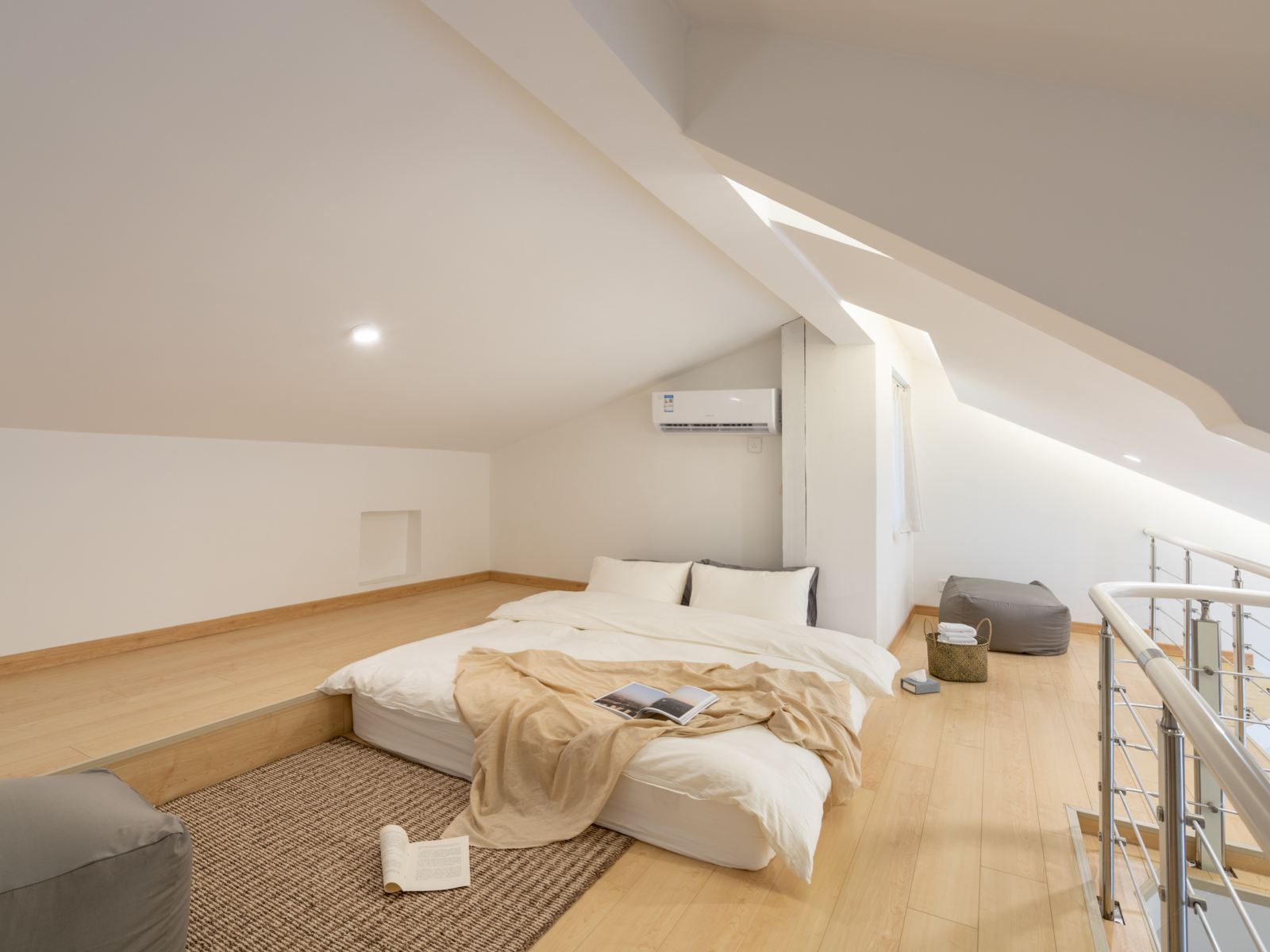 复式LOFT家庭房