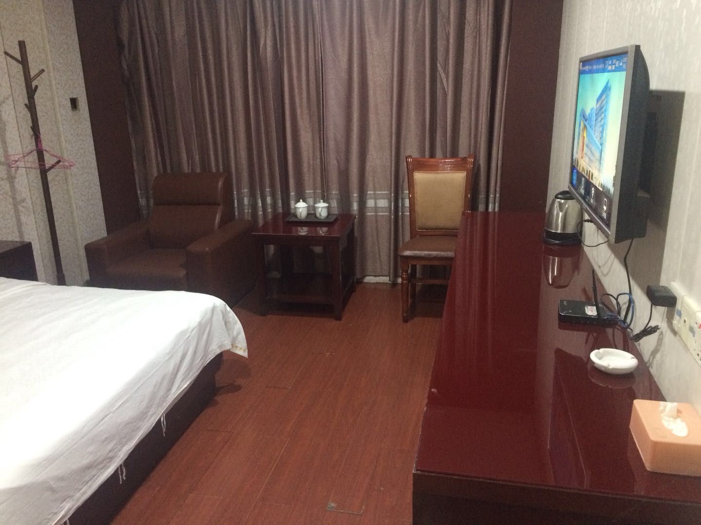 豪华大床房