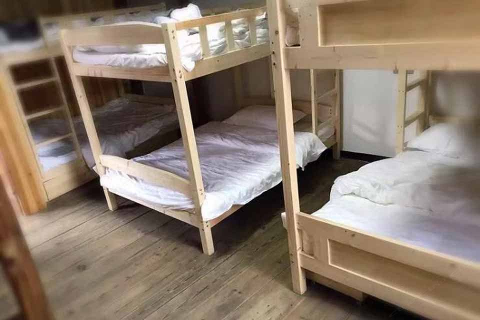 驴友六人间床位房(公共卫浴)