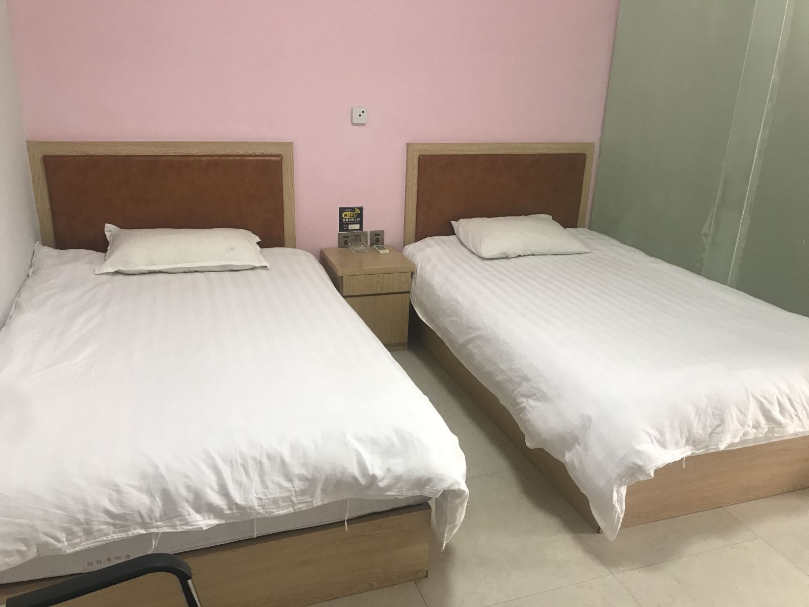 标准双床房