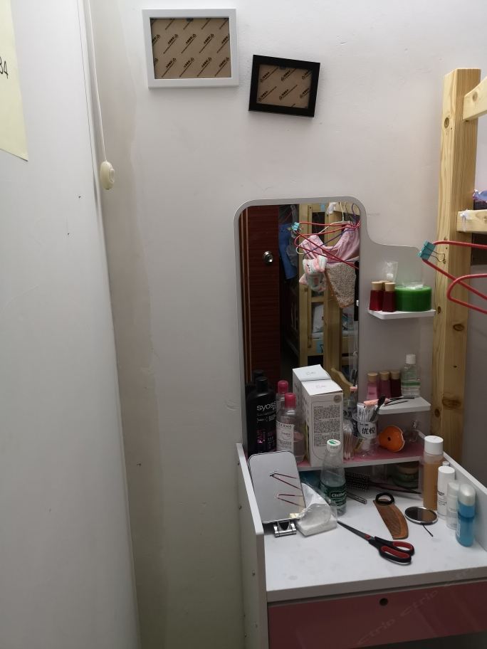 女生多人房(床位)(公共卫浴)